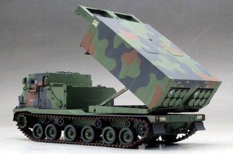 Model plastikowy M270/A1 Multiple Launch Rocket System Trumpeter