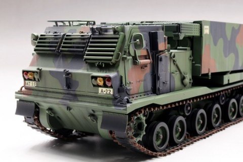 Model plastikowy M270/A1 Multiple Launch Rocket System Trumpeter