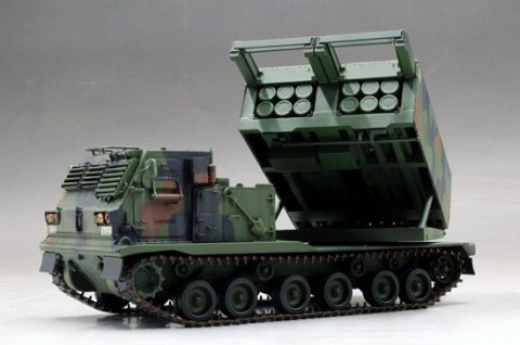 Model plastikowy M270/A1 Multiple Launch Rocket System Trumpeter