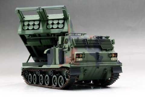 Model plastikowy M270/A1 Multiple Launch Rocket System Trumpeter