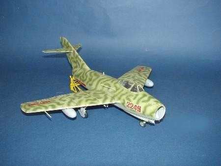 Model plastikowy The PLAAF MiG bis Fighter Trumpeter