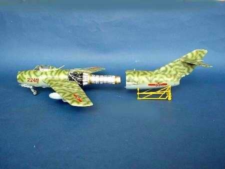 Model plastikowy The PLAAF MiG bis Fighter Trumpeter