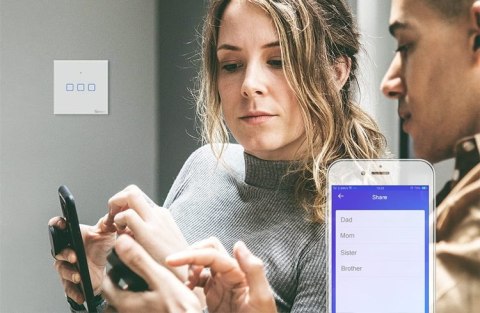 Trzykanałowy dotykowy włącznik światła przełącznik przycisk WiFi 433 MHz RF czarny T3EU3C-TX SONOFF