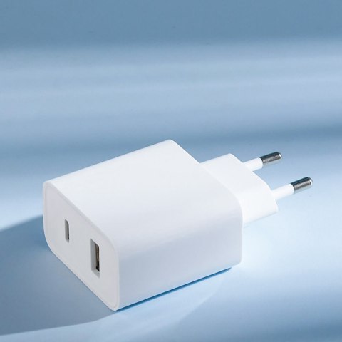 Szybka ładowarka sieciowa Xiaomi Travel Charger Combo USB / USB-C 33W PD biała XIAOMI