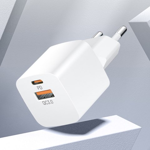 Ładowarka sieciowa PD QC 3.0 100-240V 20W USB-C USB-A biała WOZINSKY