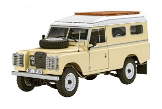 Model plastikowy Land Rover series III LWB 1/24 Revell