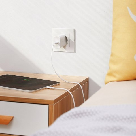 Szybka ładowarka sieciowa USB-C Power Delivery 30 W Quick Charge 4.0 biały UGREEN