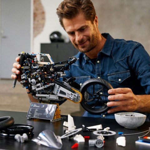 Klocki Technic 42130 BMW M 1000 RR LEGO