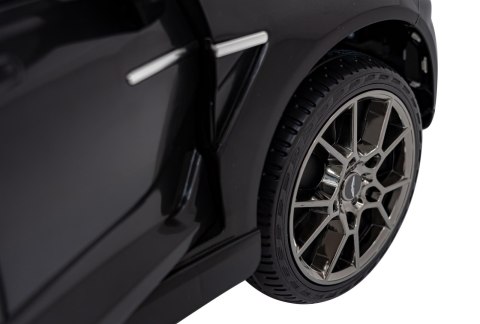 Aston Martin DBX na akumulator dla dzieci Czarny + Pilot + EVA + Pasy + Wolny Start + Audio LED Aston Martin DBX na akumulator dla dzieci Czarny + Pilot + EVA + Pasy + Wolny Start + Audio LED