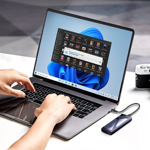 Obudowa kieszeń na dysk M.2 NVMe 10Gbps + kabel USB-C - USB-A / USB-C - USB-C - czarna UGREEN