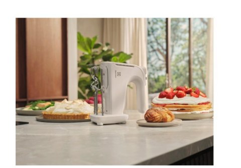 Mikser ręczny linia 300 EHM4W, biały Electrolux