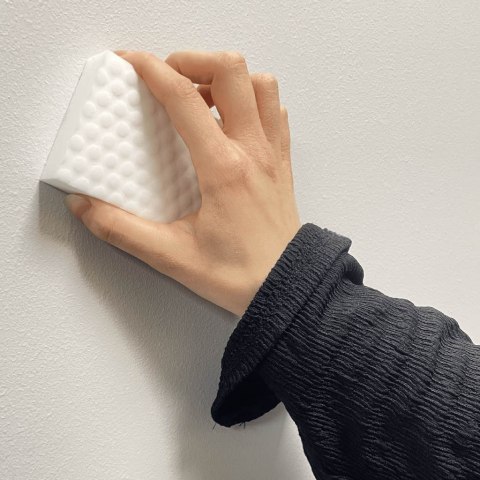 Magiczna gąbka z melaminy usuwa trudne plamy Kik Sp. z o. o. Sp. k.