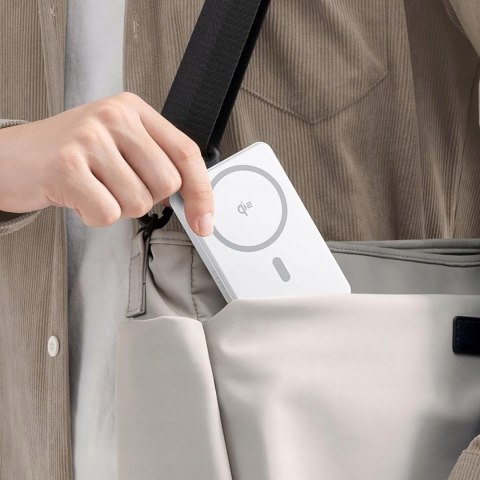 Powerbank Airpow II 10000mAh Qi2 MagSafe 22.5W z kablem USB-C 20V 3A 30cm - biały BASEUS