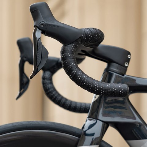 Owijka na kierownicę rowerową z pianki EVA wzór Power - czarna ROCKBROS