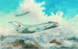 TRUMPETER Mikoyan-Gurevi ch MiG-19S Trumpeter