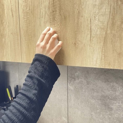 Magiczna gąbka z melaminy do czyszczenia plam zabrudzeń bez chemii wielofunkcyjna Kik Sp. z o. o. Sp. k.