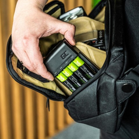 Ładowarka VitalCharger + 4x akumulatory AA 2000mAh Green Cell