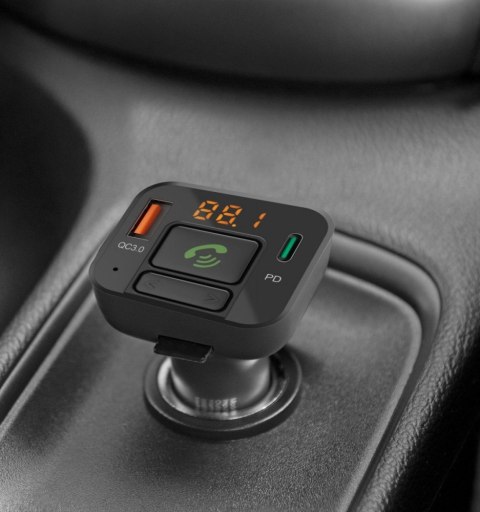 Transmiter FM z bluetooth i ładowarką 20W Hama