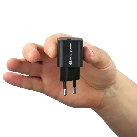 Ładowarka USB/USB-C QC3.0 30W technologia GaN Czarna EverActive