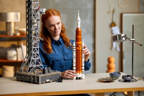 Klocki Icons 10341 Rakieta SLS NASA Artemis LEGO